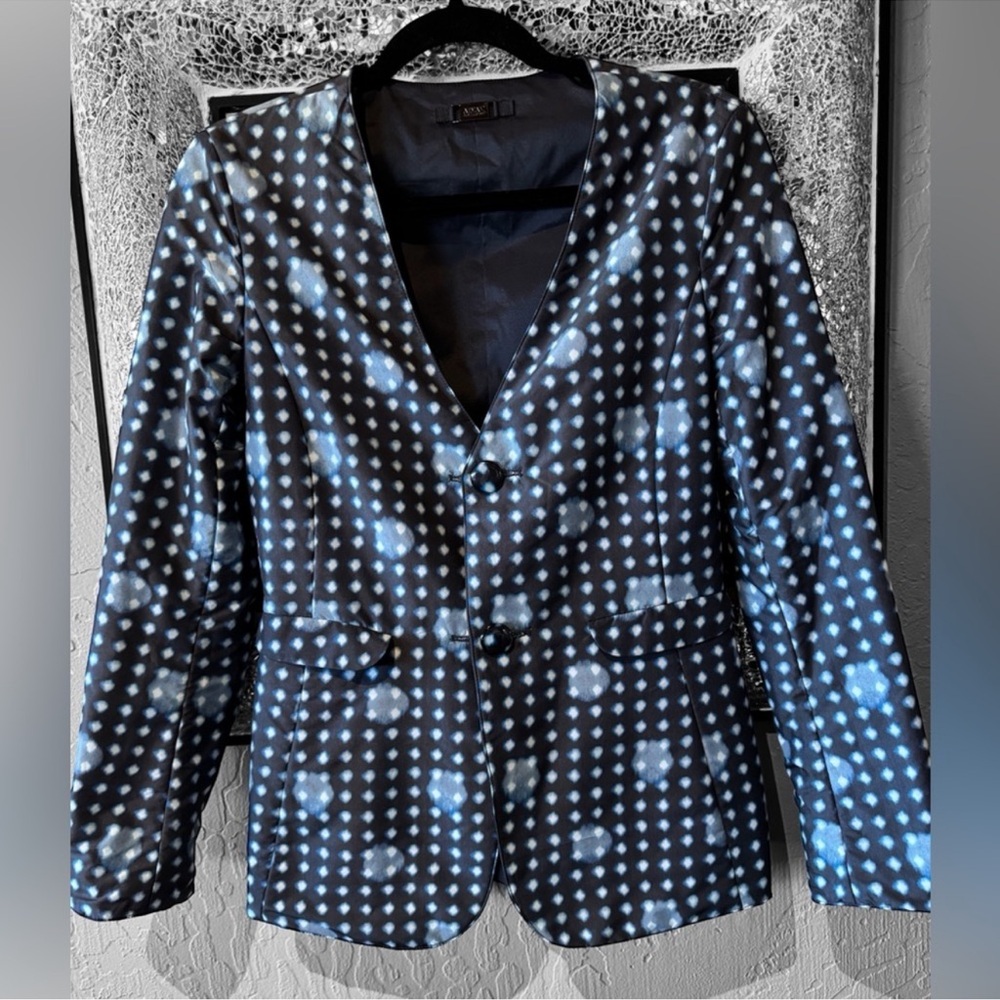 Armani Collezioni Black Polka Dot "Giacca"
Jacket, XS/S(US) 38(IT)
$394 $895